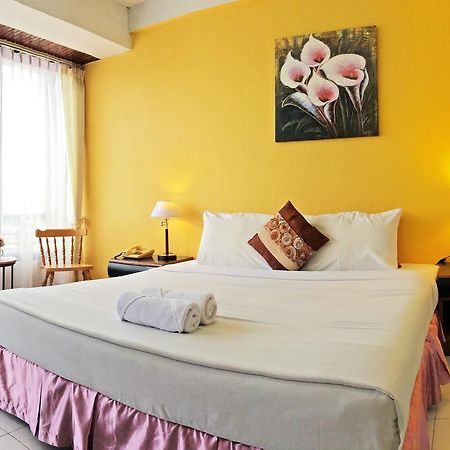 Moonlight House Hotel Nakhonratcsaszima Kültér fotó