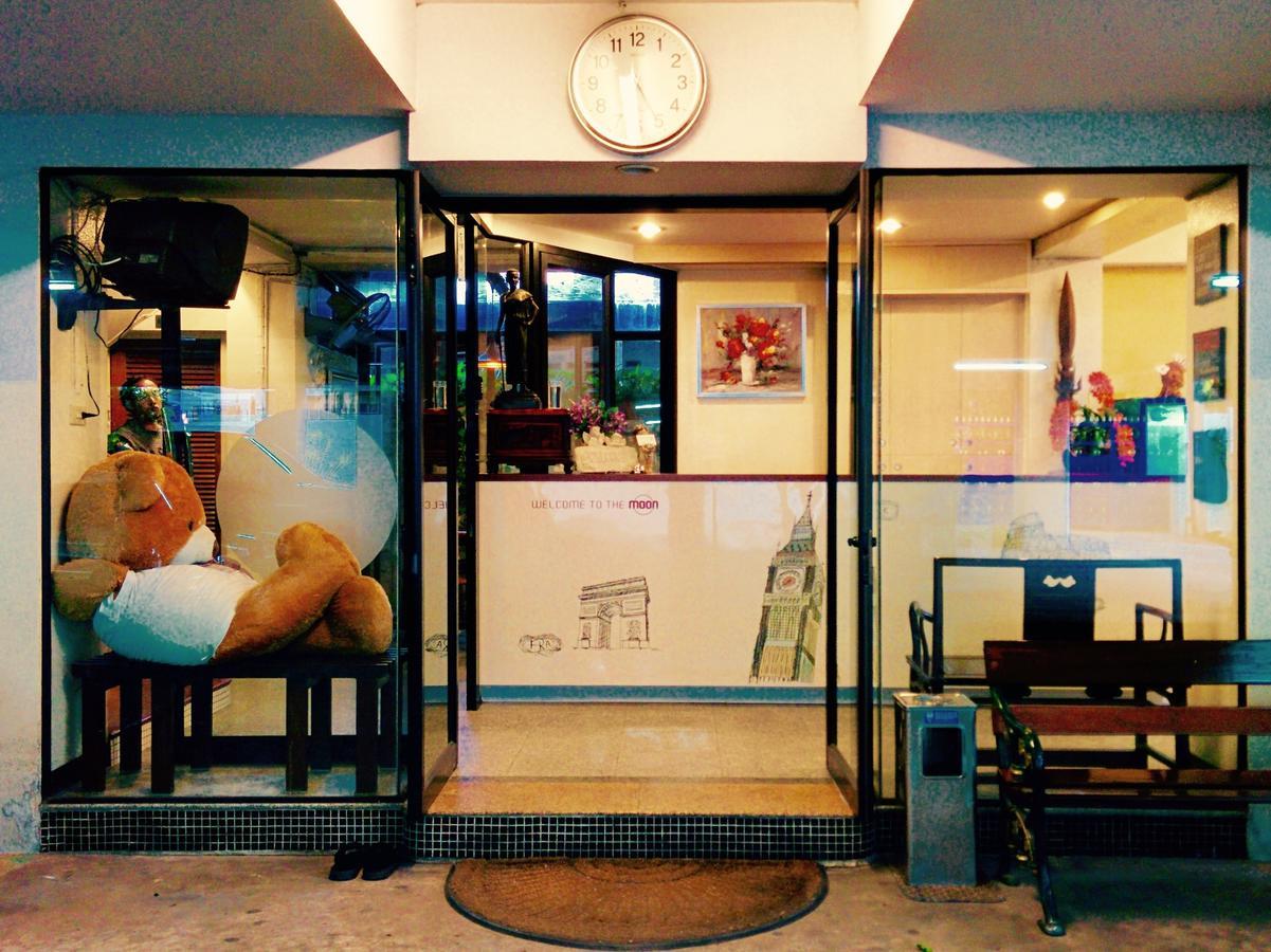 Moonlight House Hotel Nakhonratcsaszima Kültér fotó