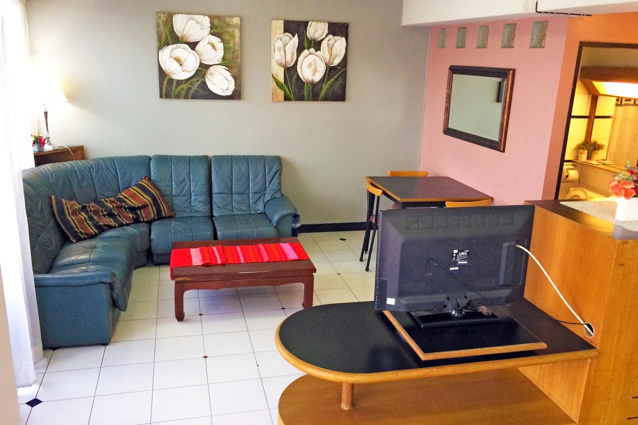 Moonlight House Hotel Nakhonratcsaszima Kültér fotó