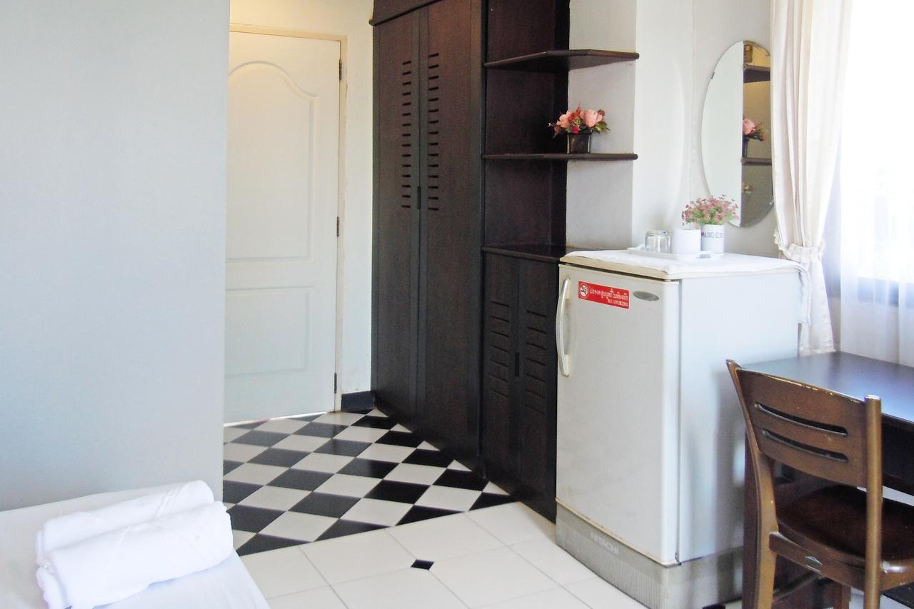 Moonlight House Hotel Nakhonratcsaszima Kültér fotó